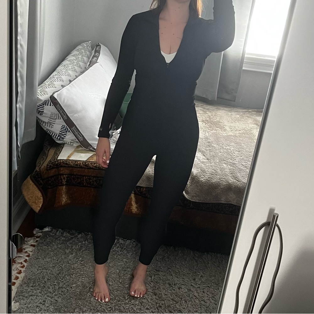 Lucky Me black 25"  long sleeve jumpsuit size small
